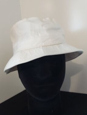 Classic White Bucket Hat - Unbranded